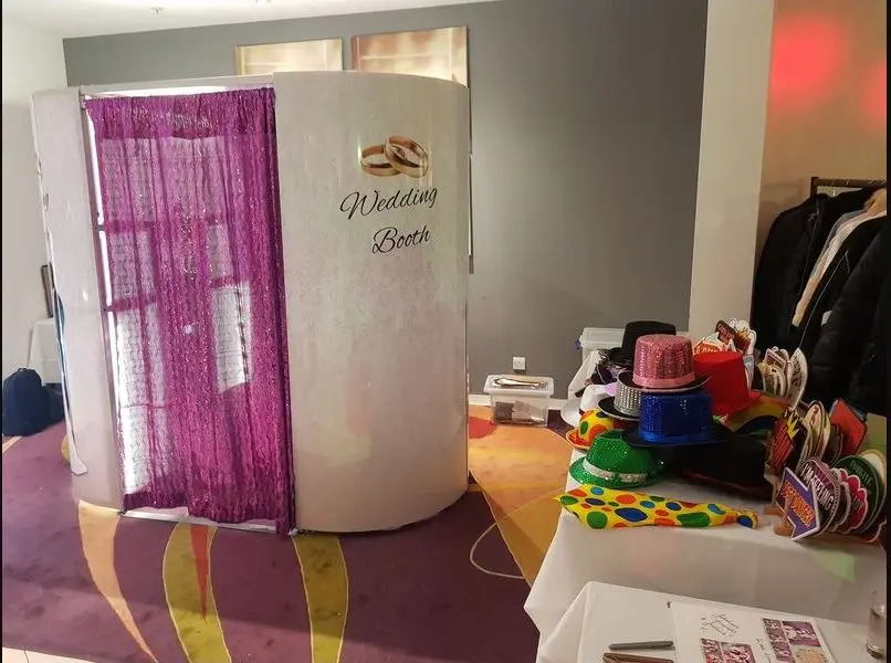Wedding outer skin on the Limelite enclosed Photobooth
